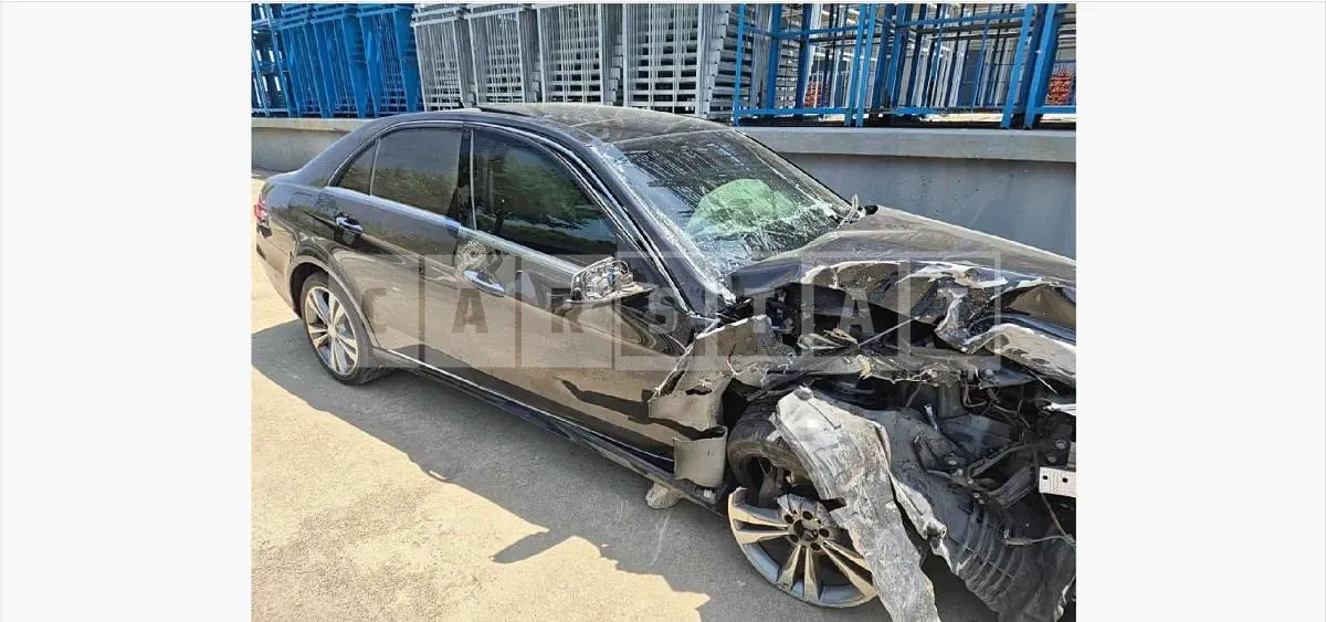 Photo 2 of 14: 2015 Mercedes-Benz E 300 4Matic — Korean insurance auction