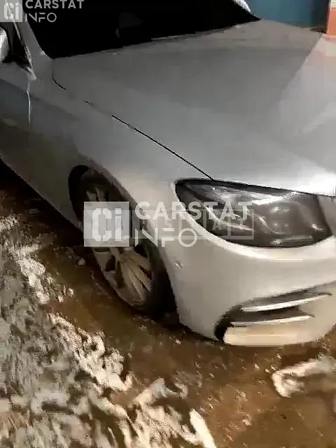 Photo 2 of 22: 2018 Mercedes-Benz E300 4Matic, VIN WDDZF4KB7JA429584 — Korean insurance auction