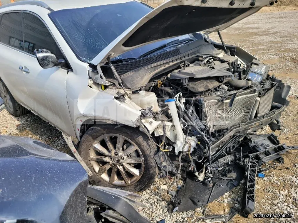 Photo 2 of 13: 2017 Kia Sorento 2.2 (4WD), VIN KNAPK81BDHA343777 — Korean insurance auction