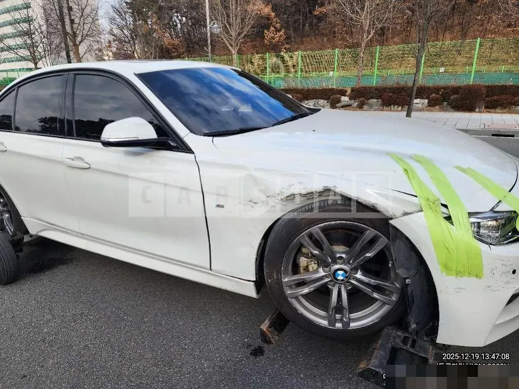Photo 2 of 9: 2015 BMW 320d — Korean insurance auction