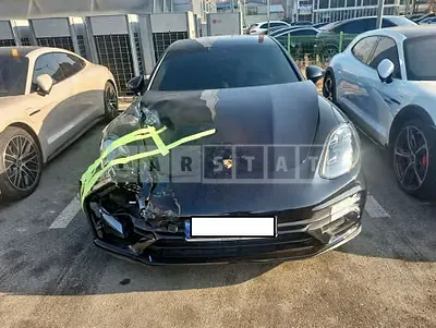 2023 Porsche Panamera 4
