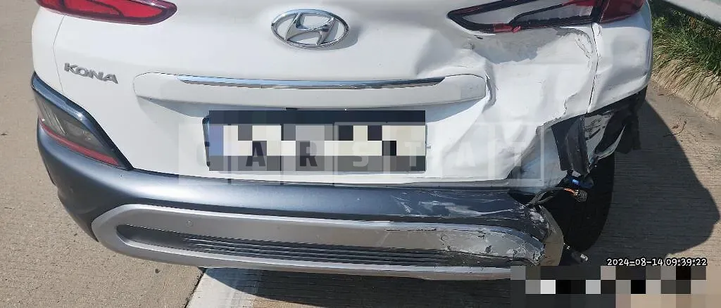 Photo 2 of 33: 2022 Hyundai Kona Hybrid — Korean insurance auction