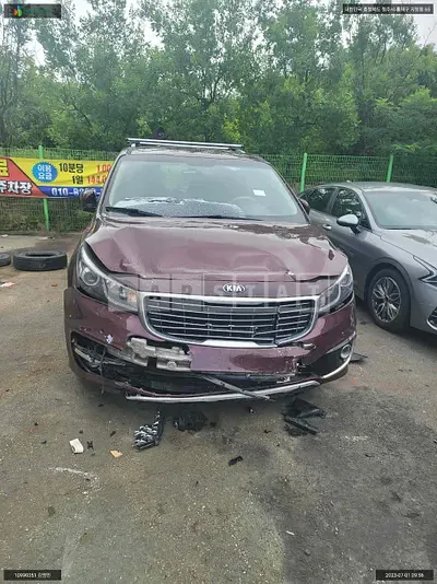Photo 1 of 9: 2017 Kia Carnival, VIN KNAMC81ABHS331101 — Korean insurance auction