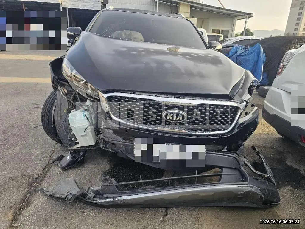 Photo 2 of 19: 2015 Kia Sorento — Korean insurance auction