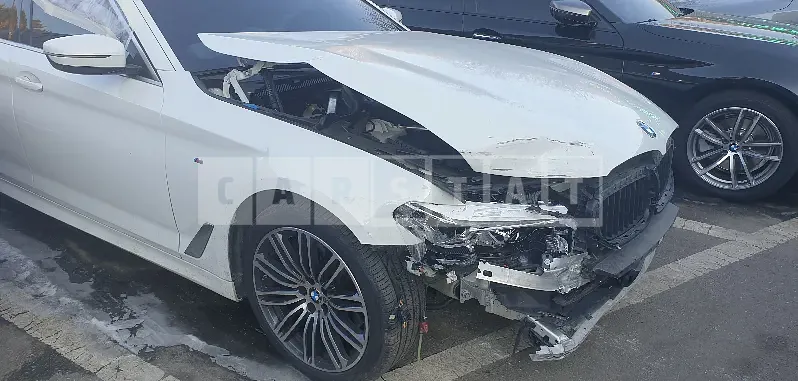 Photo 2 of 8: 2020 BMW 530i M Sport Package, VIN WBAJR5105LCE76771 — Korean insurance auction