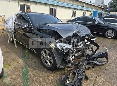 Photo 1 of 11: 2016 Mercedes-Benz C220d 4Matic — Korean insurance auction