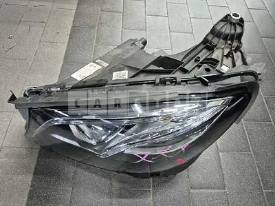 Photo 1 of 3: 2017 Mercedes-Benz (parts) E 220 d Headlamp — Korean insurance auction