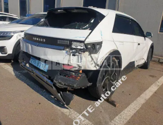 Photo 2 of 24: 2022 Hyundai IONIQ 5 — Korean insurance auction