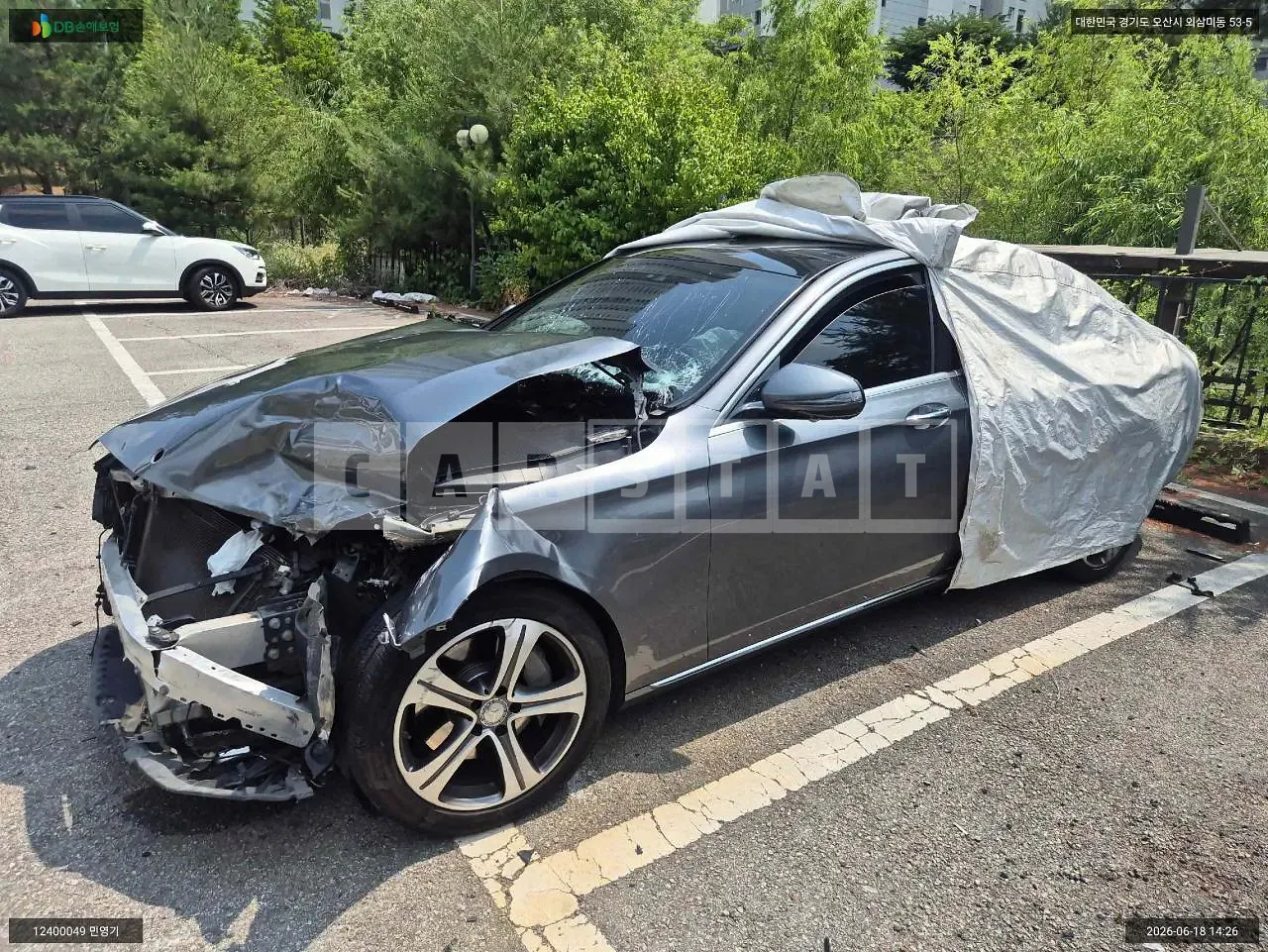 Photo 2 of 38: 2016 Mercedes-Benz E300, VIN WDDZF4JB6HA070577 — Korean insurance auction