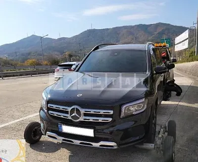 2021 Mercedes-Benz GLB220