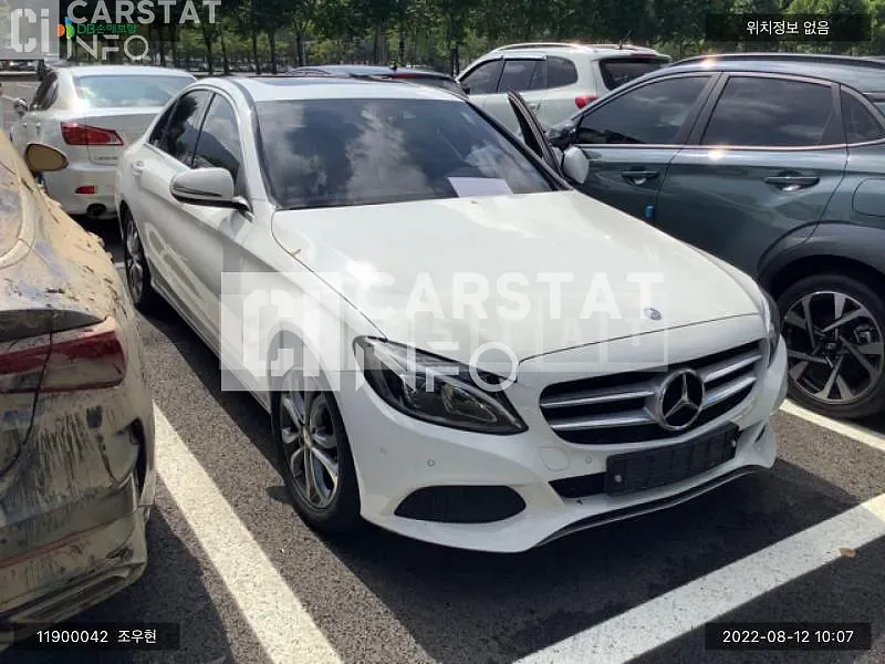 Photo 2 of 10: 2016 Mercedes-Benz C200, VIN WDDWF4CB9HF418682 — Korean insurance auction