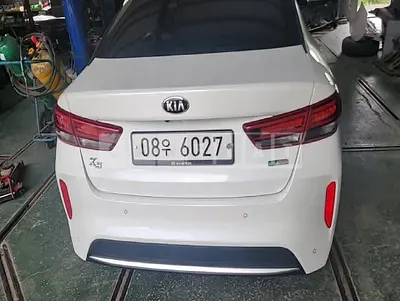 Photo 1 of 17: 2018 Kia K5, VIN KNAGU41EBJA027058 — Korean insurance auction