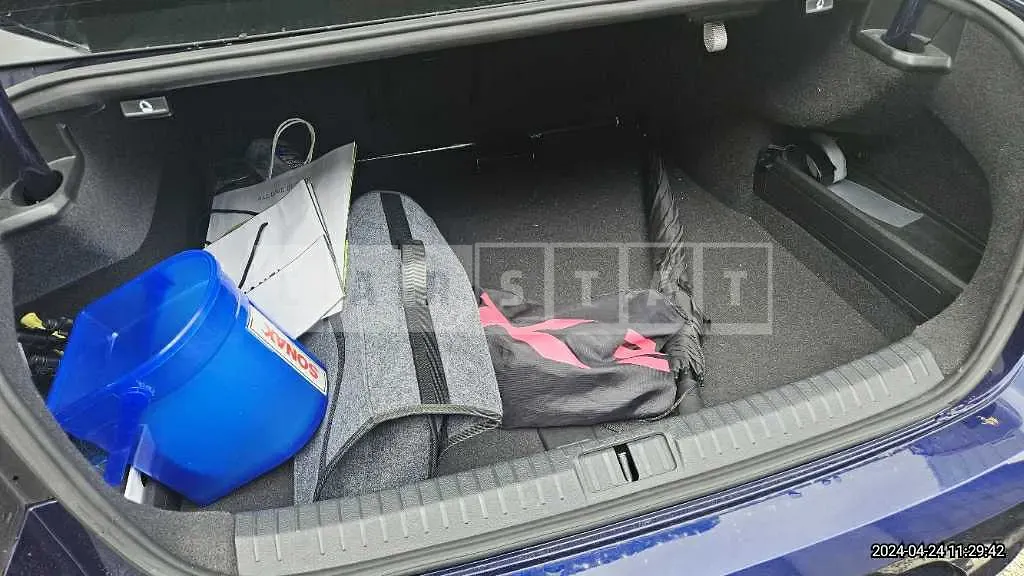 Photo 2 of 27: 2018 Volkswagen Passat GT 2.0TDI — Korean insurance auction