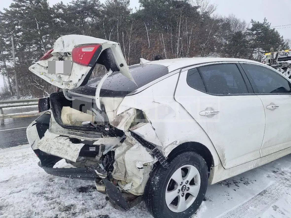 Photo 2 of 7: 2014 Kia K5, VIN KNAGN418BFA588246 — Korean insurance auction