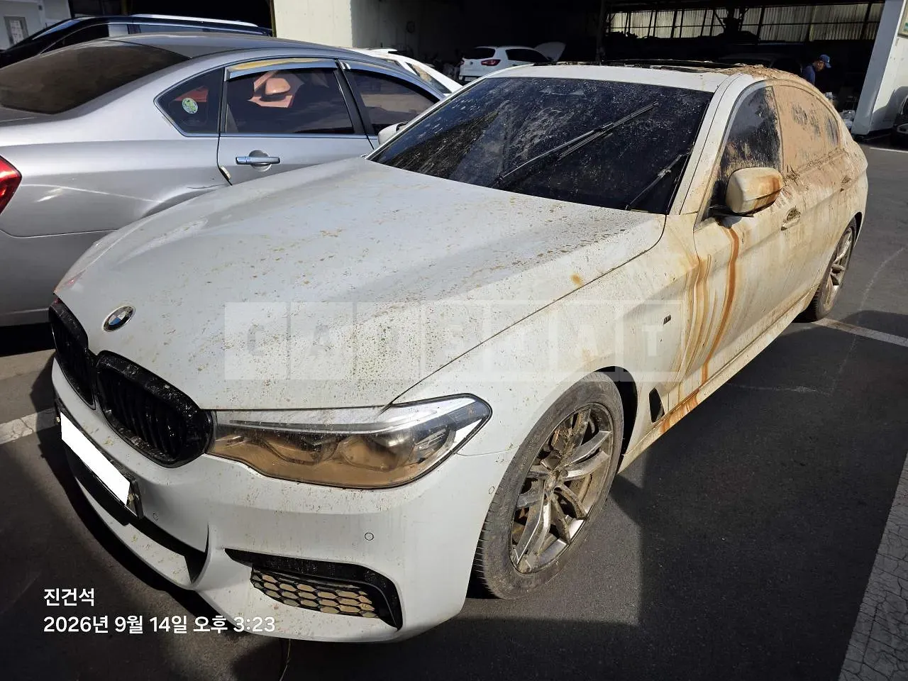 Photo 2 of 6: 2019 BMW 520DMSPORTPACKAGE, VIN WBAJF3105KBS71126 — Korean insurance auction