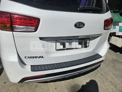 Photo 1 of 8: 2015 Kia Carnival — Korean insurance auction