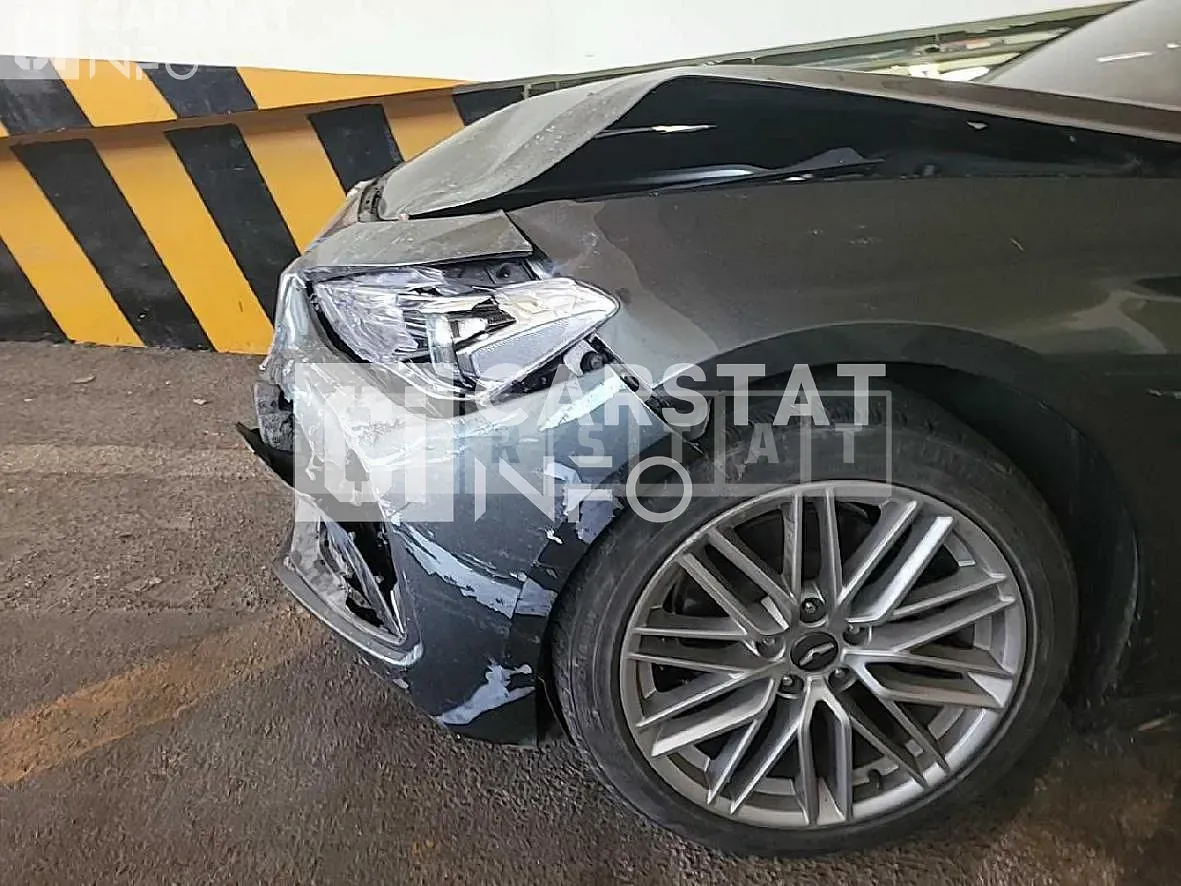 Photo 2 of 11: 2019 Genesis G70 2.0T, VIN KMTG341ADKU027548 — Korean insurance auction