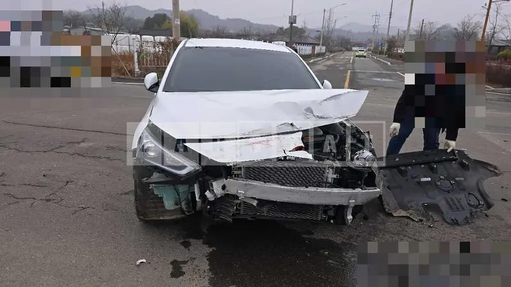 Photo 2 of 6: 2016 Hyundai IONIQ (Hybrid) — Korean insurance auction