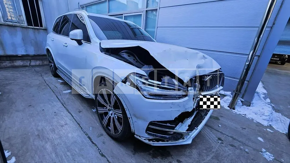 Photo 2 of 8: 2022 Volvo XC90T8 AWD, VIN YV1LFH60DN1872173 — Korean insurance auction
