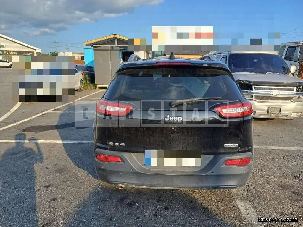Photo 2 of 7: 2017 Jeep Zip Cherokee 2.4 — Korean insurance auction