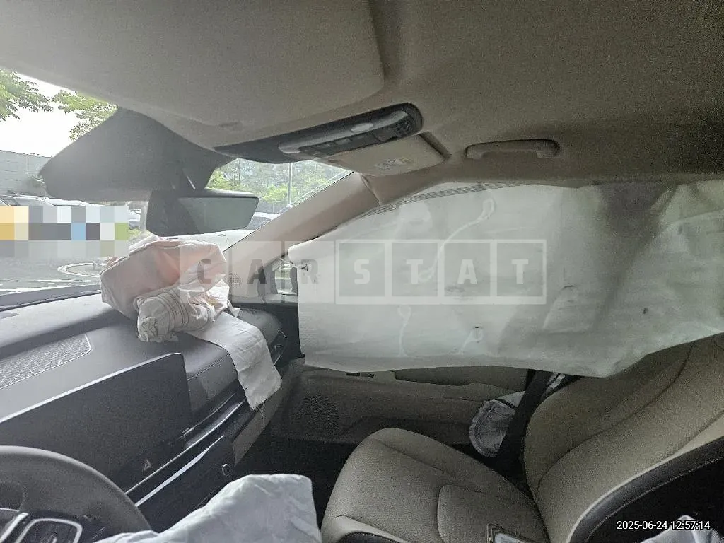Photo 2 of 23: 2024 Kia Carnival Hybrid — Korean insurance auction