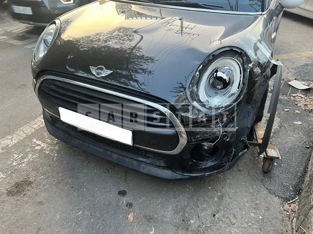 Photo 2 of 18: 2015 MINI Cooper D Five-Door, VIN WMWXT3109F2B75608 — Korean insurance auction