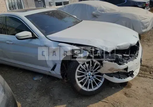 Photo 2 of 9: 2020 BMW 520i Luxury, VIN WBAJK9100LCD00383 — Korean insurance auction
