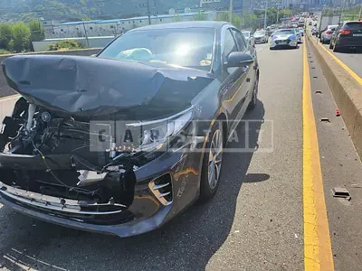Photo 1 of 13: 2017 Kia K5, VIN KNAGX411BHA138711 — Korean insurance auction