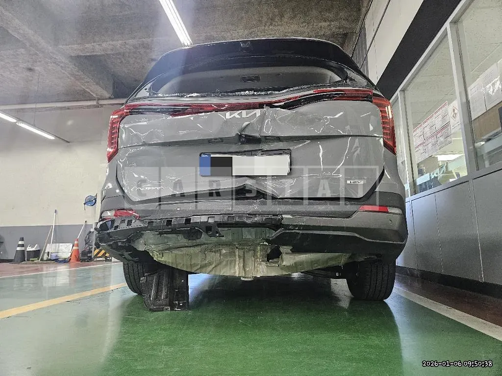 Photo 2 of 40: 2024 Kia Carnival Hybrid — Korean insurance auction