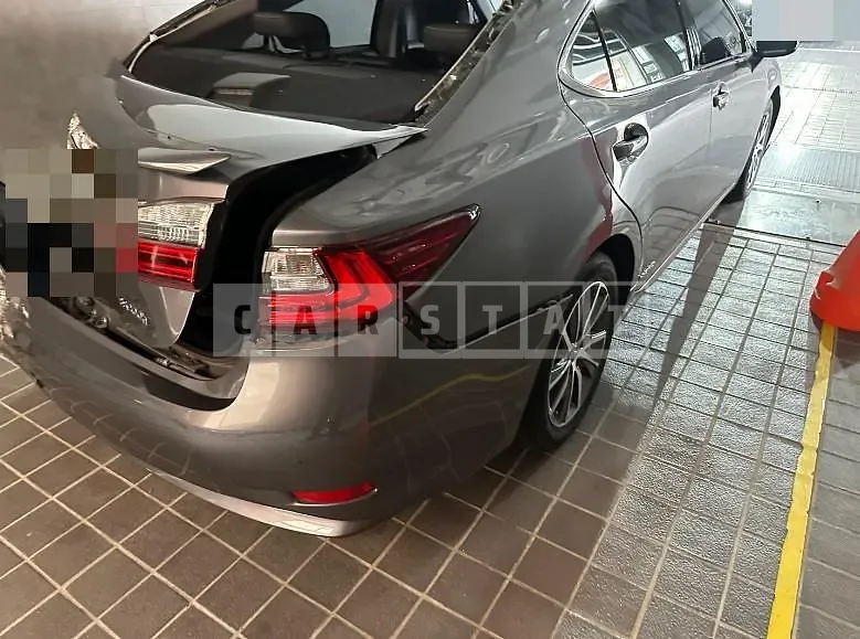Photo 2 of 42: 2017 Lexus ES300h — Korean insurance auction