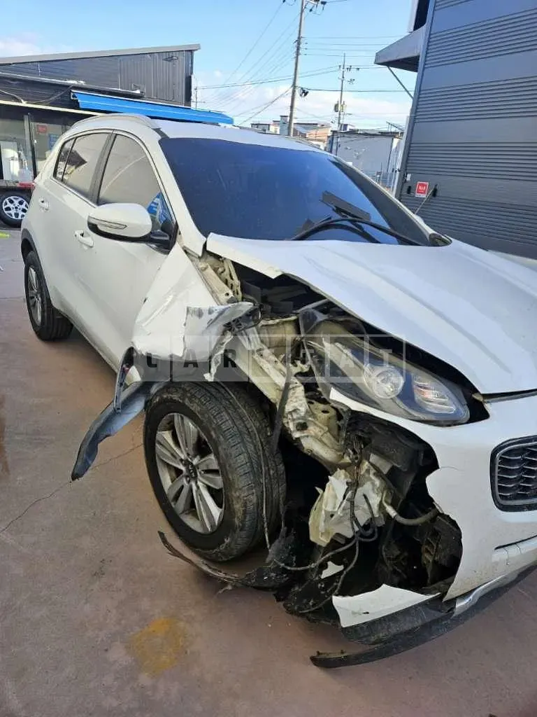 Photo 2 of 26: 2017 Kia Sportage — Korean insurance auction