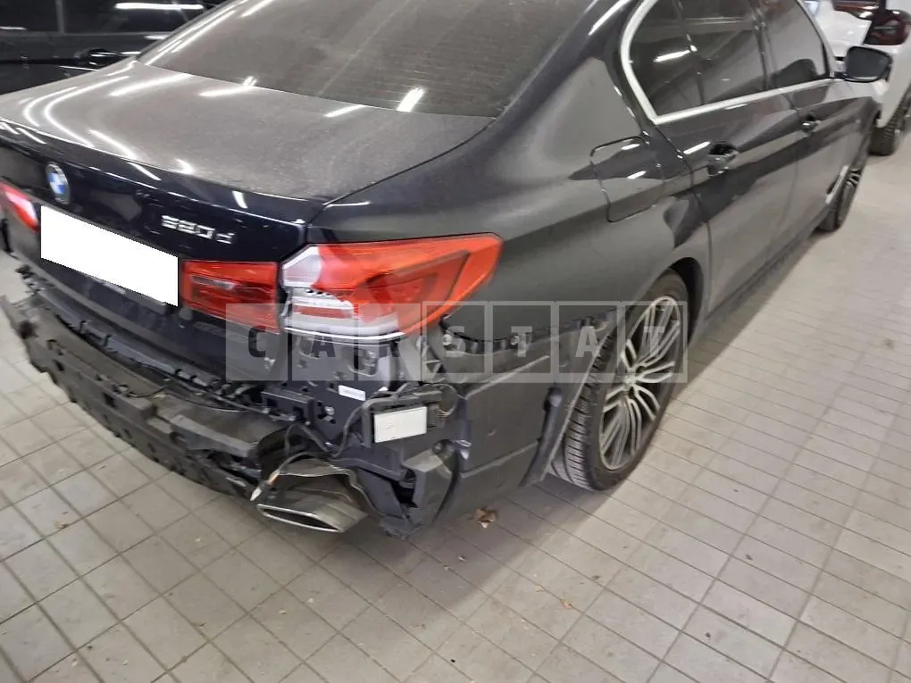 Photo 2 of 19: 2020 BMW 520d M Sport, VIN WBAJF3101LWW84476 — Korean insurance auction