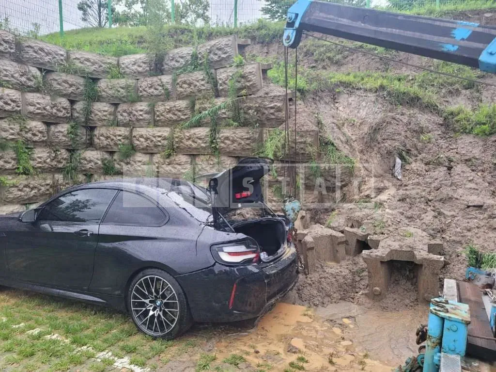 Photo 2 of 11: 2020 BMW M2 Competition Package, VIN WBS2U7106L7E21913 — Korean insurance auction