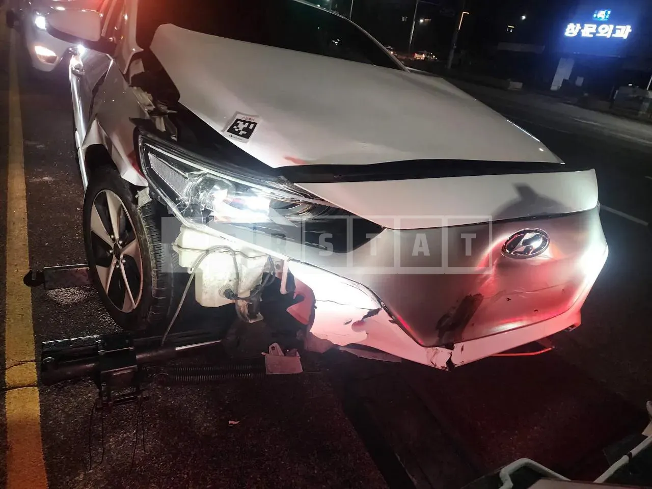 Photo 2 of 15: 2017 Hyundai IONIQ Electric, VIN KMHC851HFJU018993 — Korean insurance auction
