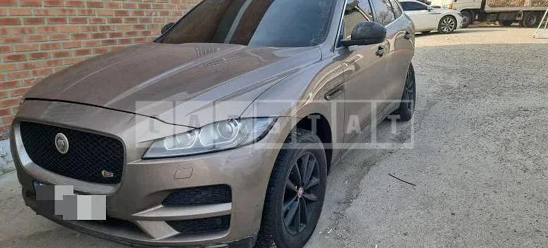 Photo 2 of 15: 2017 Jaguar F-Pace 20d — Korean insurance auction