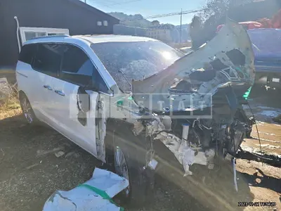 Photo 1 of 29: 2018 Kia Carnivals — Korean insurance auction