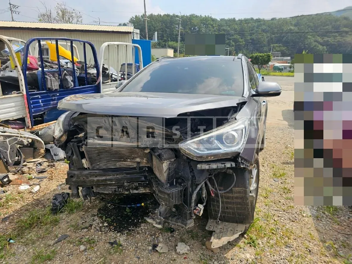 Photo 2 of 9: 2015 Hyundai Santa Fe DM (4WD) — Korean insurance auction