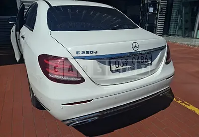 Photo 1 of 22: 2017 Mercedes-Benz E220d, VIN WDDZF0EBXHA053395 — Korean insurance auction
