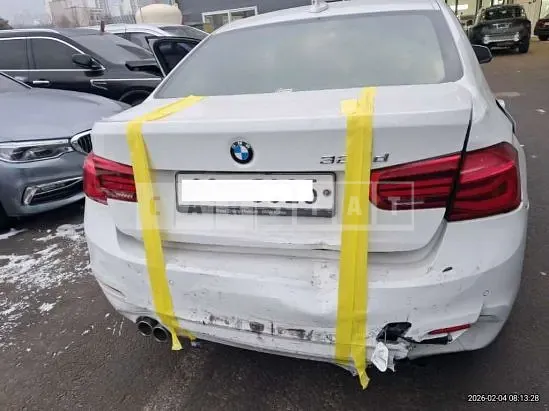 Photo 2 of 13: 2018 BMW 320d — Korean insurance auction