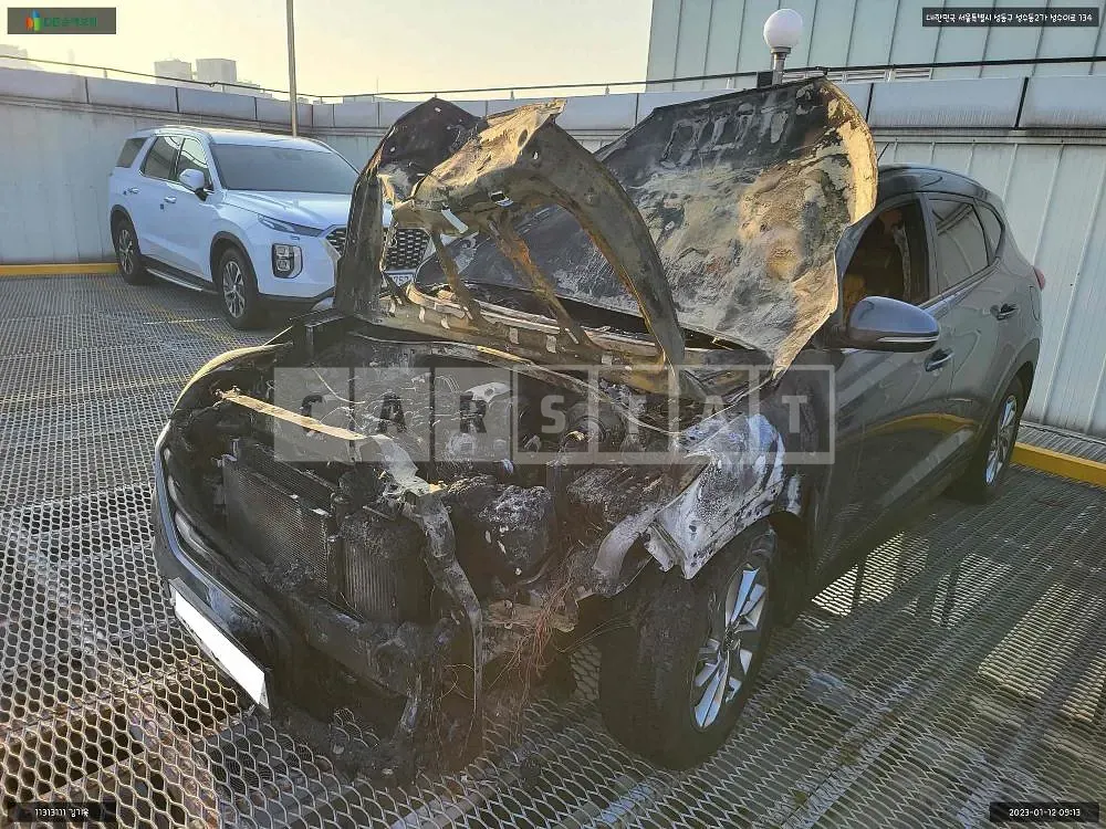 Photo 2 of 9: 2015 Hyundai Tucson, VIN KMHJ381ABGU054070 — Korean insurance auction