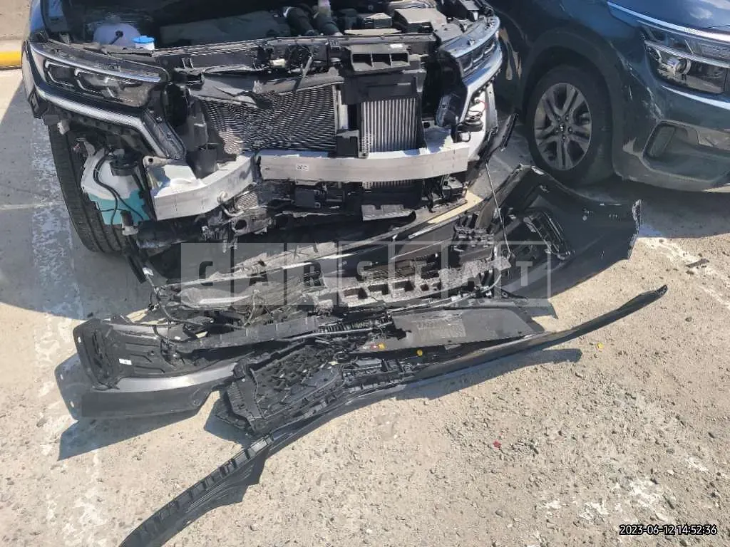 Photo 2 of 8: 2023 Kia Sorento, VIN KNARM81FGPA204044 — Korean insurance auction
