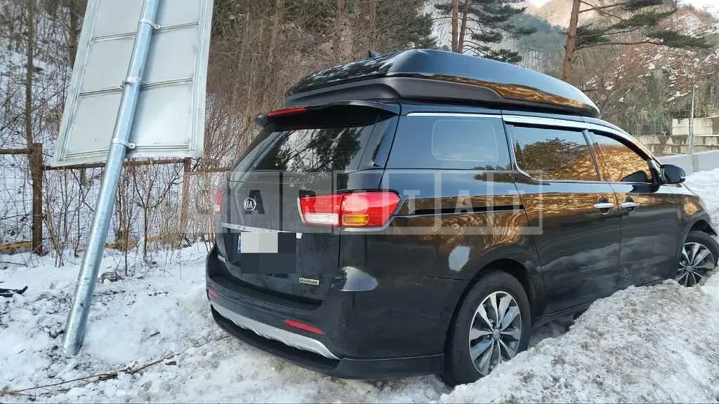 Photo 2 of 20: 2016 Kia Carnival High Limousine — Korean insurance auction
