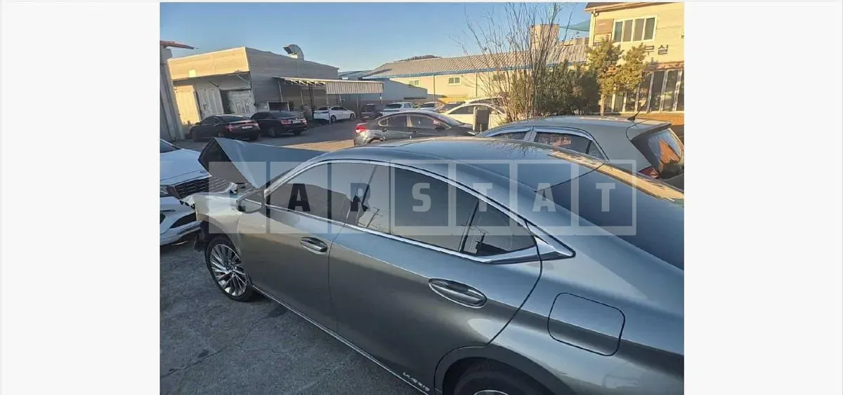 Photo 2 of 36: 2019 Lexus ES300h — Korean insurance auction