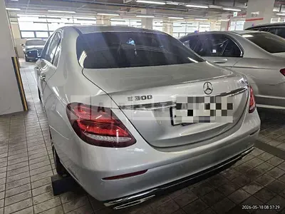 Photo 1 of 16: 2017 Mercedes-Benz E300 4Matic — Korean insurance auction