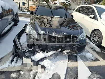 Photo 1 of 12: 2015 Mercedes-Benz E200 Coupe — Korean insurance auction