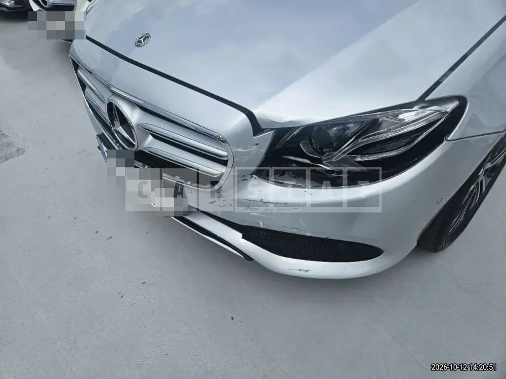 Photo 2 of 8: 2020 Mercedes-Benz E220 d — Korean insurance auction