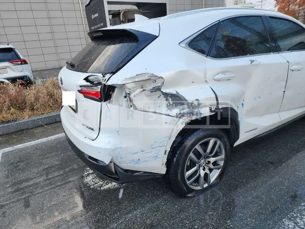 Photo 2 of 23: 2015 Lexus NX300h — Korean insurance auction