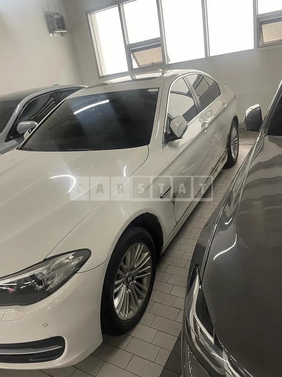 Photo 2 of 7: 2015 BMW 520d — Korean insurance auction