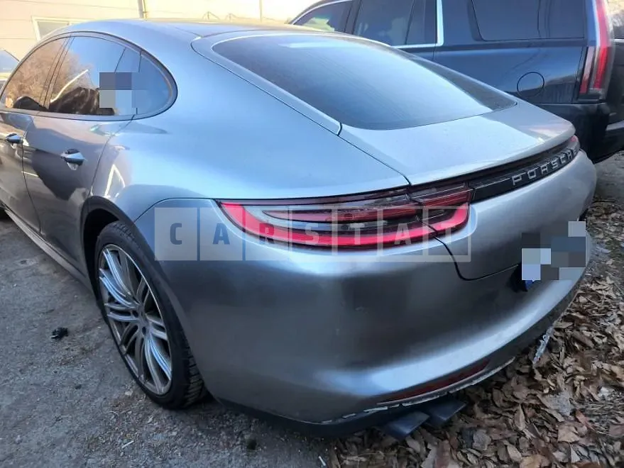 Photo 2 of 5: 2018 Porsche Panamera 4 — Korean insurance auction