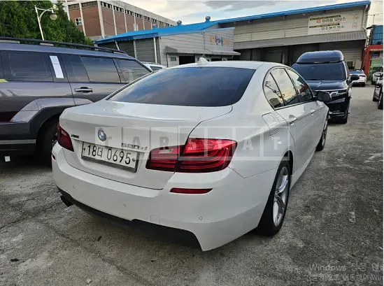 Photo 2 of 18: 2016 BMW 520d xDrive — Korean insurance auction